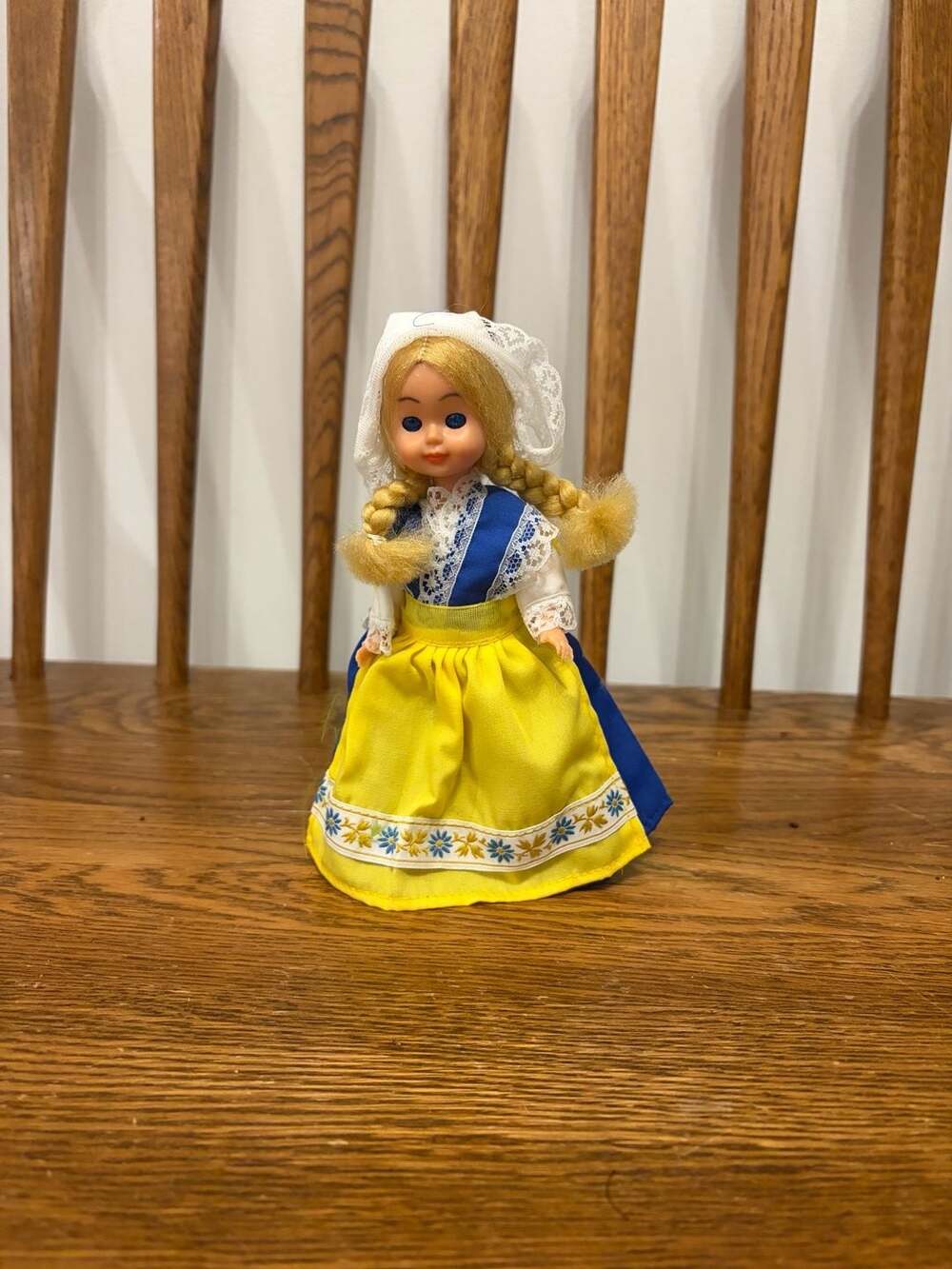 Vintage Dutch Girl Souvenir Doll in Traditional Folk Costume